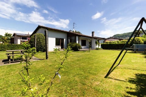 Property building, Spring, Day, Natural landscape, Garden, Garden view, Mountain view