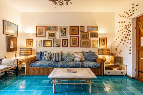 Living room, Decorative detail, Seating area, air conditioner