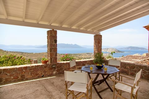Day, Natural landscape, View (from property/room), Balcony/Terrace, Living room, Seating area, Dining area, Mountain view, Sea view