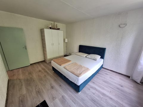 Bed, Bedroom, wardrobe