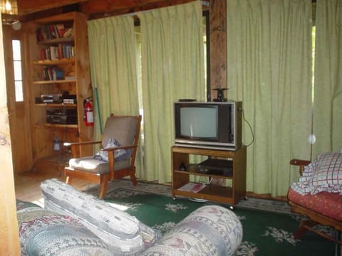 Spacious 14-Person Cabin Perfect for Families in Mount Holly, Vermont Cabin in Plymouth