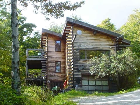 Spacious 14-Person Cabin Perfect for Families in Mount Holly, Vermont Cabin in Plymouth