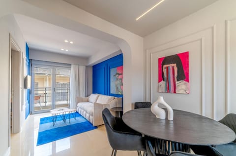 Living room, Seating area, Dining area