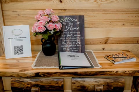 Rustic Wooden Cabin with Hot-tub in Campbellsville, Kentucky Cabin in Kentucky