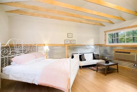 Expansive Vacation Lodge Rental for 60 Guests in Covington, Louisiana House in Covington