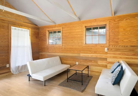 Expansive Vacation Lodge Rental for 60 Guests in Covington, Louisiana House in Covington