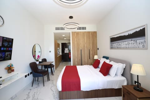 Bed, TV and multimedia, Living room, Photo of the whole room, Seating area, air conditioner