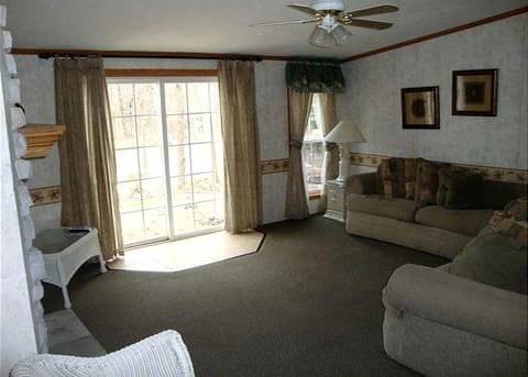 Spacious Vacation Cottage Rental near Waterfront in Beautiful Put-in-Bay, Ohio House in South Bass Island
