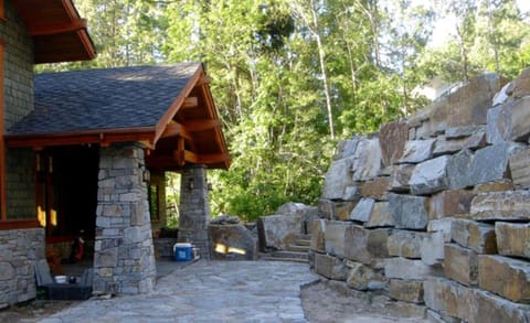 Lakeside Vacation Rental with Stunning Views and Spacious Interior on Flathead Lake, Montana House in Finley Point