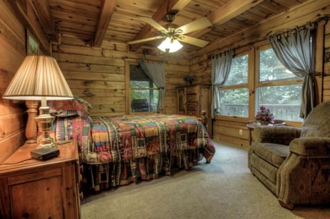 Breathtaking Smoky Mountains Cabin with Hot Tub in Maggie Valley, North Carolina Cabin in Ivy Hill