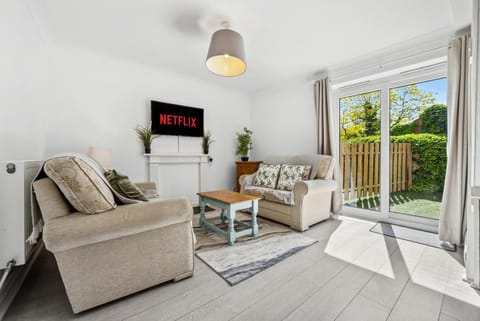 Patio, Day, View (from property/room), Balcony/Terrace, Living room, Seating area