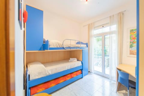 Bed, Photo of the whole room, Bedroom, bunk bed