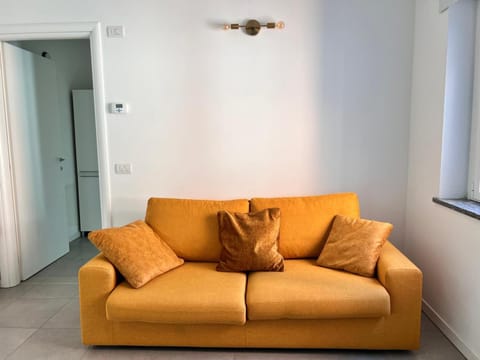 Giohouse-New loft a pochi passi da metro 3 e santa Giulia Apartment in San Donato Milanese