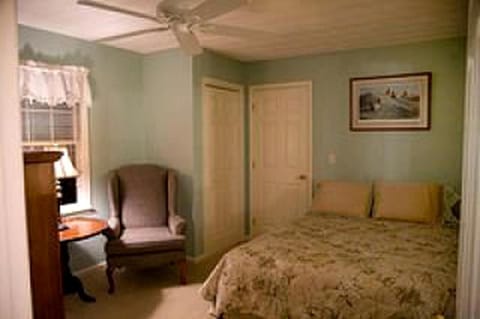 Charming Farm-Style Accommodation for Eight near Roanoke, Virginia House in New Castle