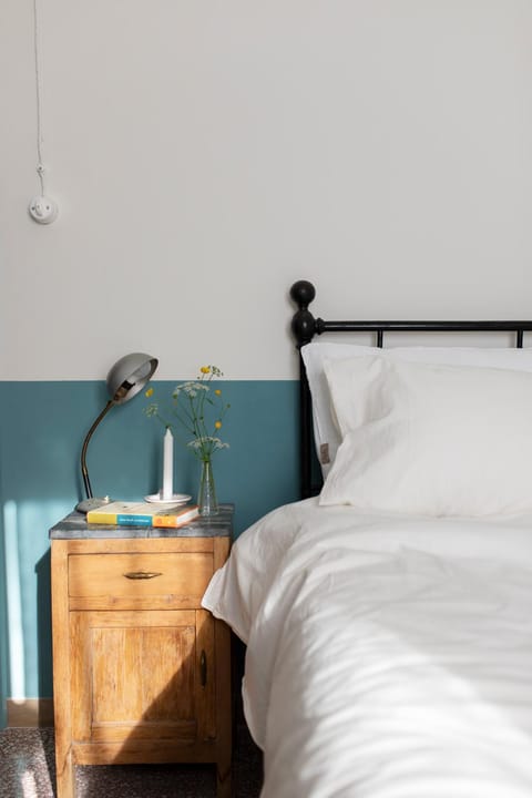 Bed, Seating area, Bedroom, Garden view, River view, acessibility