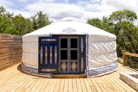 Gorgoeus Yurt for a Romatic Getaway in Wimberly, Texas Luxury tent in Wimberley