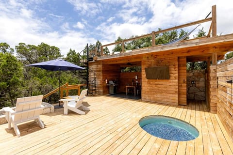 Gorgoeus Yurt for a Romatic Getaway in Wimberly, Texas Luxury tent in Wimberley