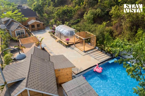 Property building, Facade/entrance, Swimming pool