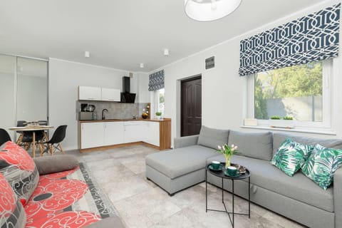TV and multimedia, Kitchen or kitchenette, Living room, Seating area, oven, pet friendly, stove