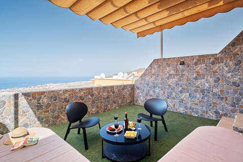 View (from property/room), Balcony/Terrace, Sea view