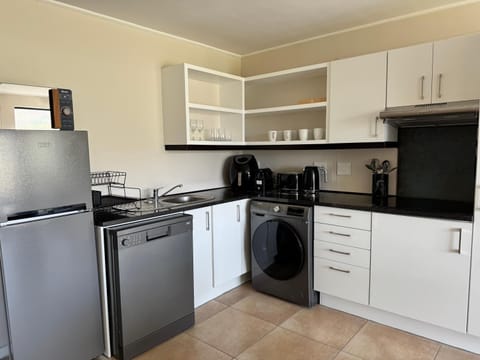 Ocean facing apartment Apartment in Cape Town