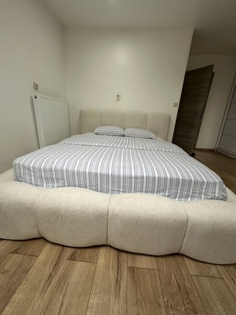 Duplex Apartment Apartment in Saint-Gilles