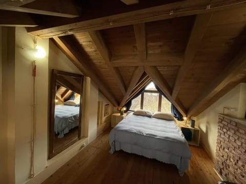 Bed, Photo of the whole room