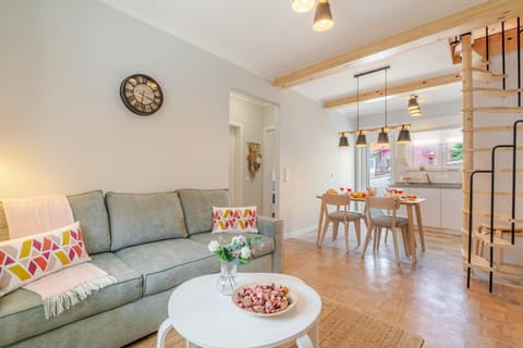 Kitchen or kitchenette, Living room, Dining area