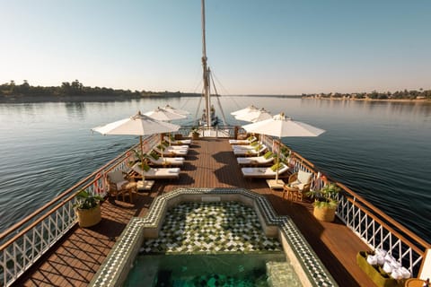 Balcony/Terrace, River view, Swimming pool
