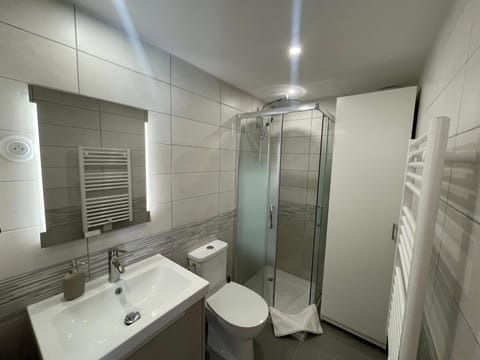 Shower, Toilet, Bathroom