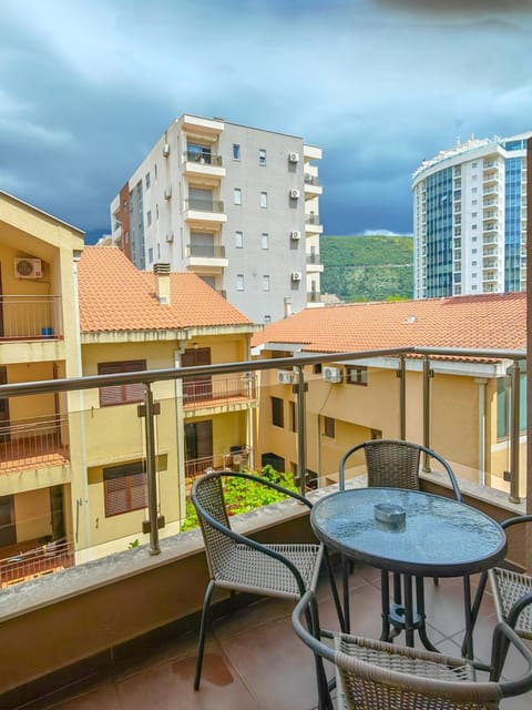 Property building, Day, View (from property/room), Balcony/Terrace