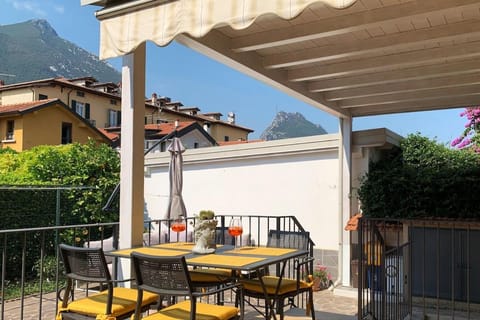 Patio, Balcony/Terrace, Dining area, Mountain view