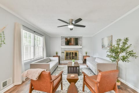 TV and multimedia, Living room, Seating area