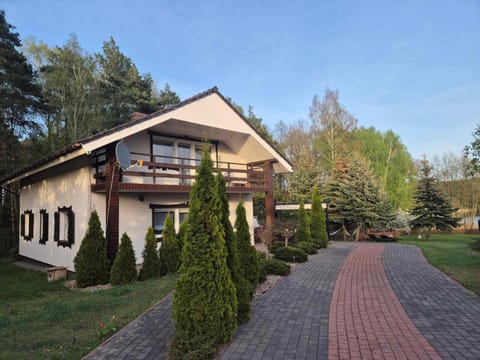 Property building, Patio, Spring, Day, Natural landscape, Summer, Garden, Garden view, Lake view, Parking