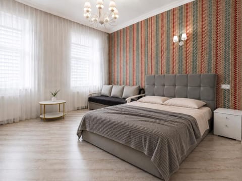 Bed, Photo of the whole room, Seating area, Bedroom