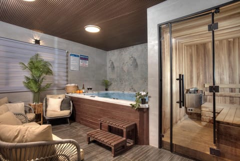 Hot Tub, Hot Tub, Sauna, Sauna, Spa and wellness centre/facilities, Photo of the whole room, Seating area, towels