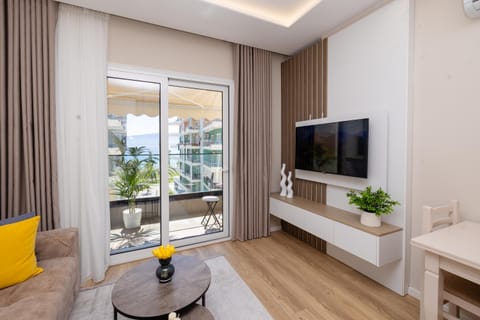 Communal lounge/ TV room, TV and multimedia, Living room, Seating area, Evening entertainment