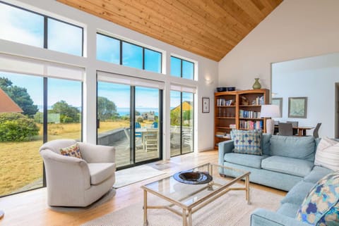 Soak in Bluff & Ocean Views at Blair with Hot Tub House in Sonoma County