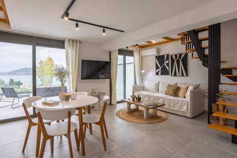 TV and multimedia, Living room, Dining area