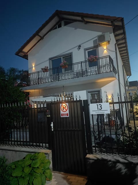 Property building, Night, Balcony/Terrace