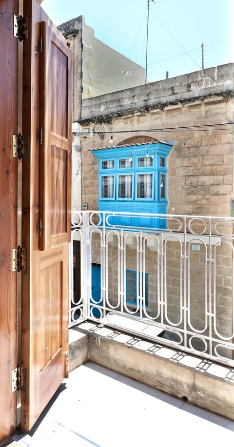 Property building, Balcony/Terrace