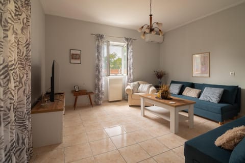 Niki's Garden House - A beautiful 2 bedroom house House in Corfu