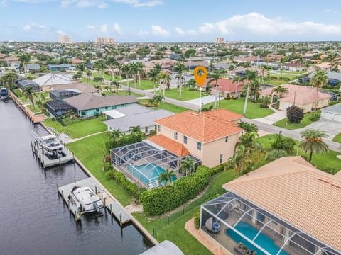 Bird's eye view, Swimming pool