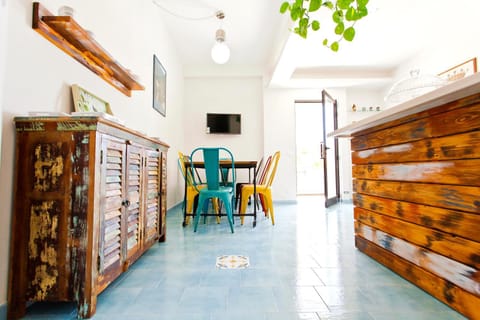 Decorative detail, Dining area