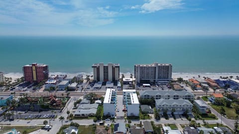 Azul Townhomes A3 - Sunrise House in Redington Beach