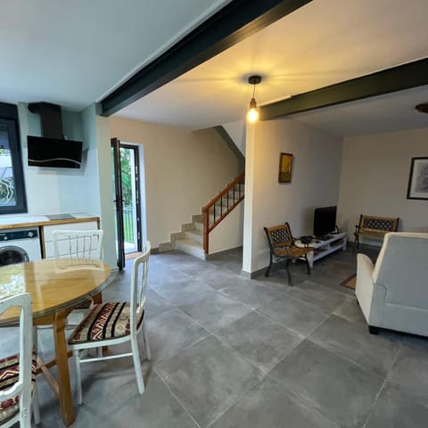 Lounge or bar, kitchen