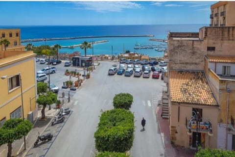 City view, Sea view, Street view, Parking