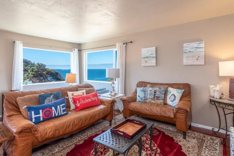 Lucky Ewe - Ocean View Retreat House in Gualala