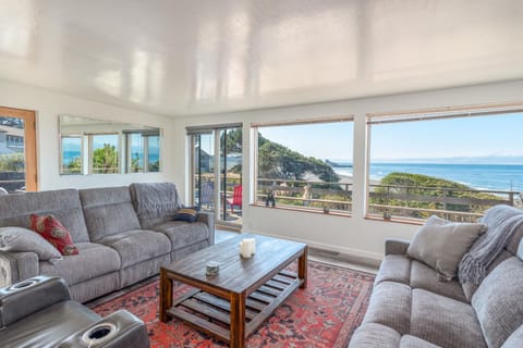 Ocean Bungalow - Tesla EV Station & Near Trails House in Gualala