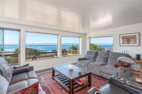 Ocean Bungalow - Tesla EV Station & Near Trails House in Gualala